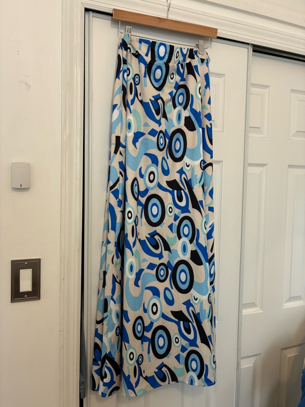 Abstract Blue Graphic Maxi Skirt